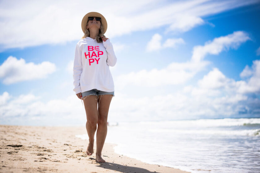 Hoodie Lia Weiß mit BE HAPPY Print