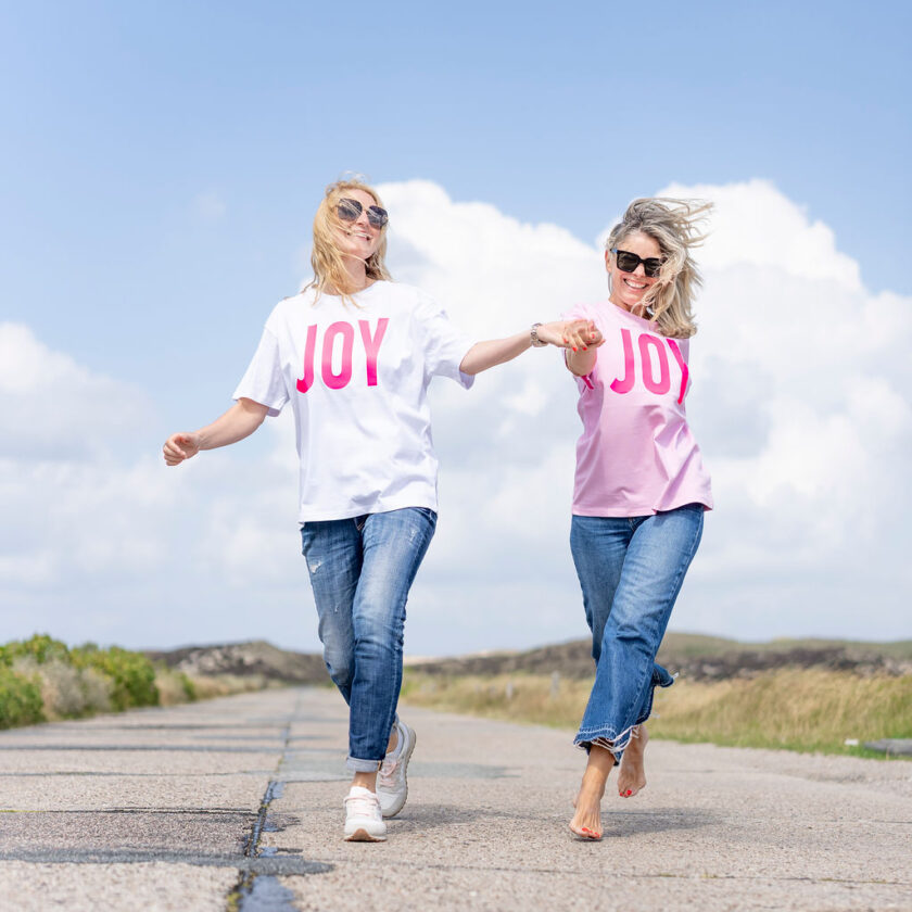 T-Shirt Leila mit JOY oder HOPE – Bild 4